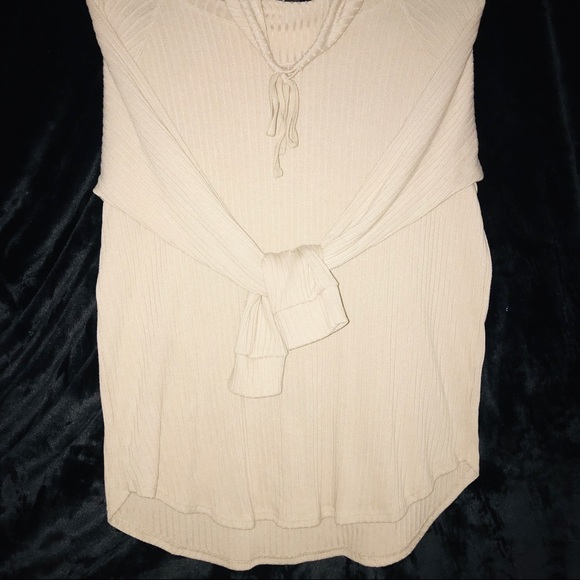 Versatile tan pullover - Picture 3 of 4